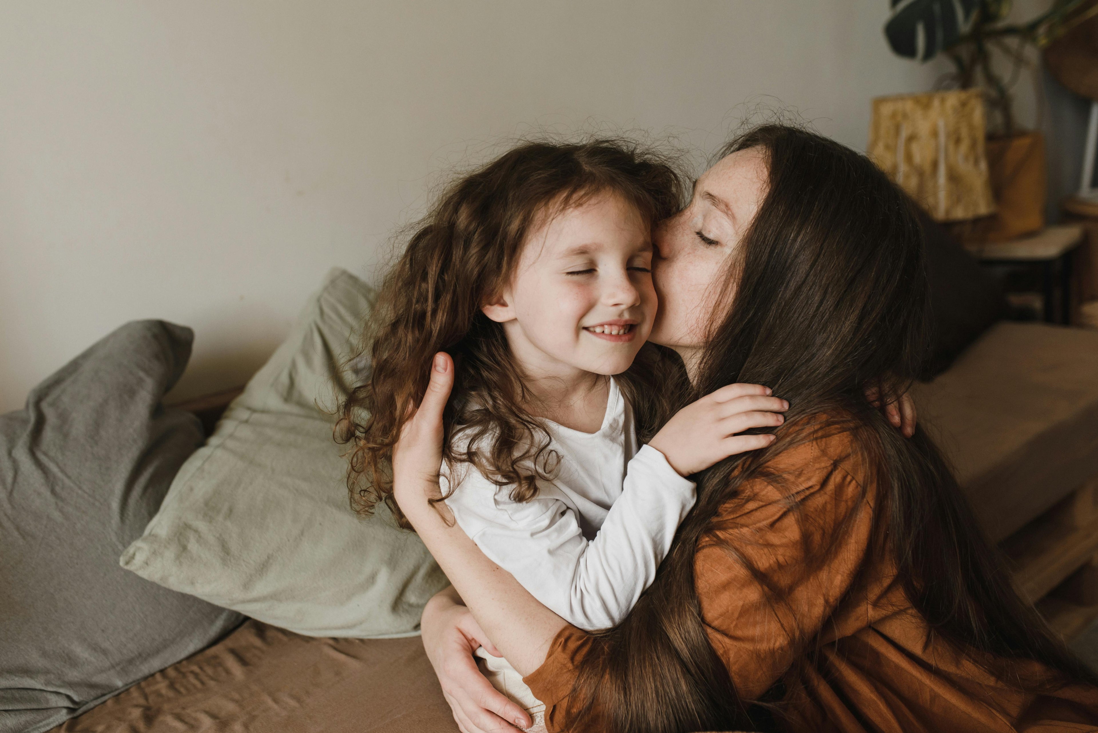 5 Simple Ways to Teach Your Daughter About Her Menstrual Cycle